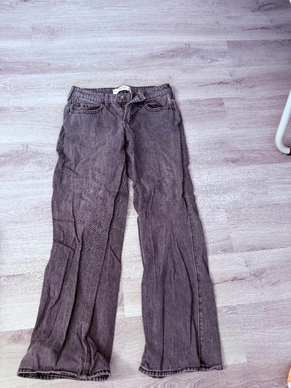 Hollister Low-Rise Baggy Jeans